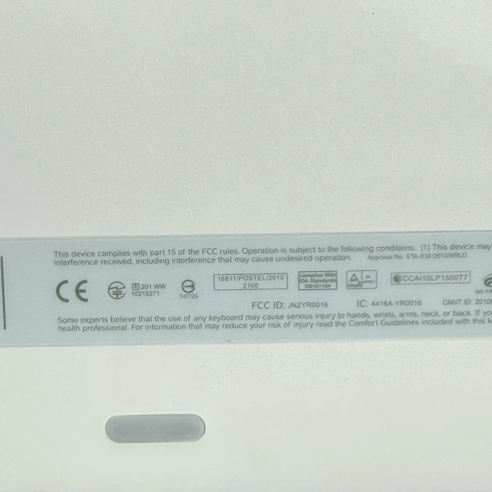 Logitech K750 Wireless Solar Keyboard Mac Silver White Y-R0016‎ Ultra Slim